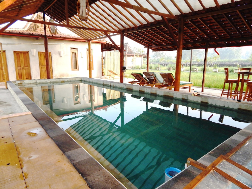 Alamanda Family Villas & Pool