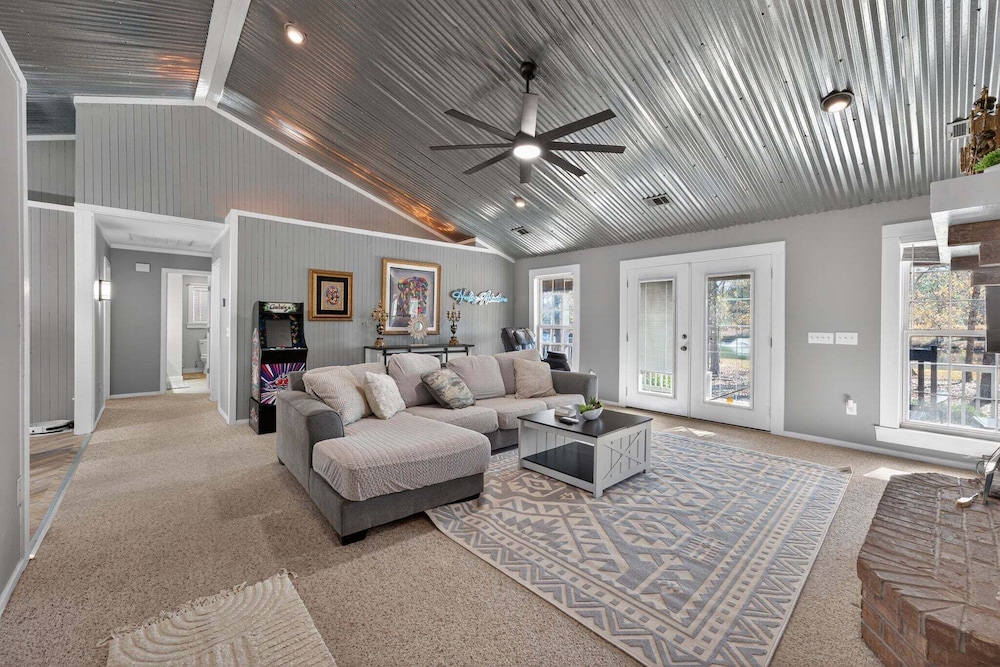 Healing Adventures Wellness Retreat 3 Bedroom Home