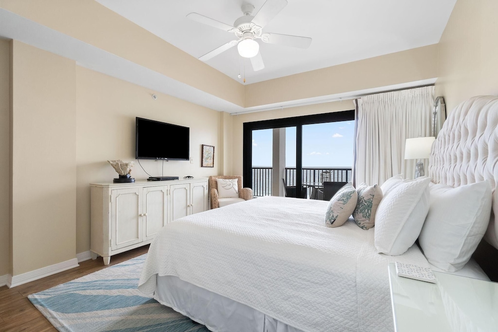 The Palms West 813