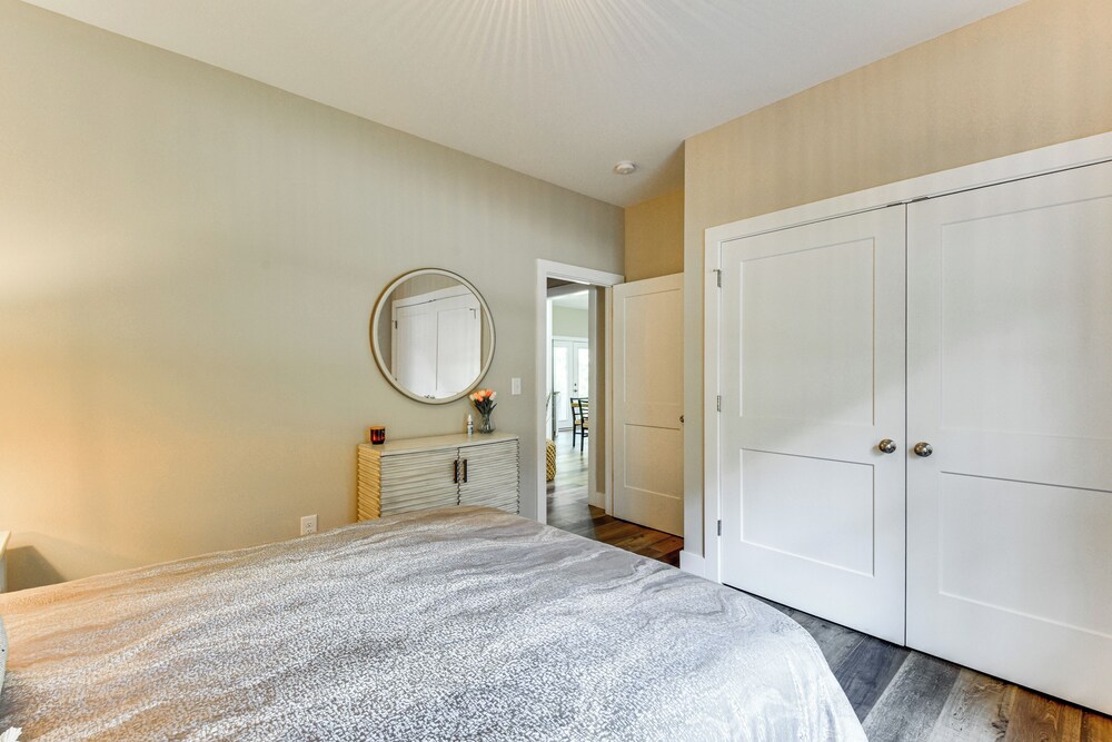 1 Mi to Lake Hartwell: Updated Retreat w/ Patio!