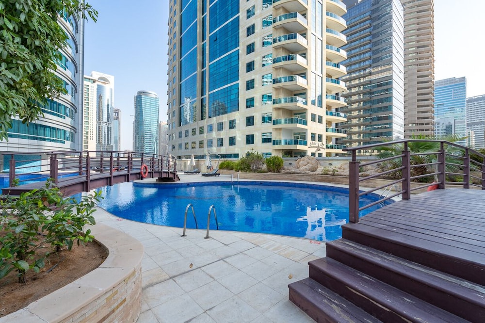 Dubai Marina - Stunning Huge 4 Bedroom Apts Near JBR - Gym - Pool - Parking by Sojo Stay