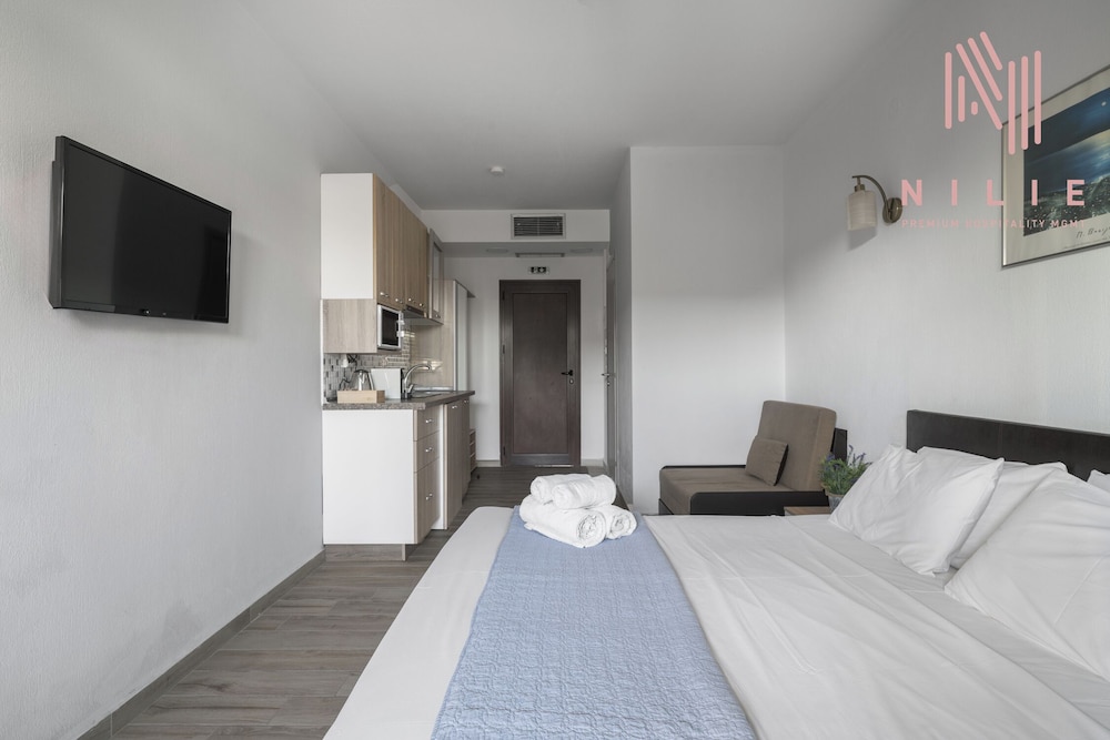 Azur Residences, Nilie Hospitality MGMT