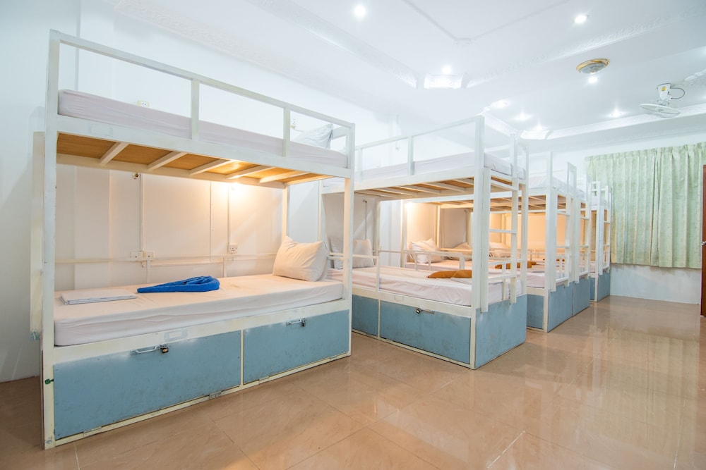 Golden Ganesha Villa - Hostel