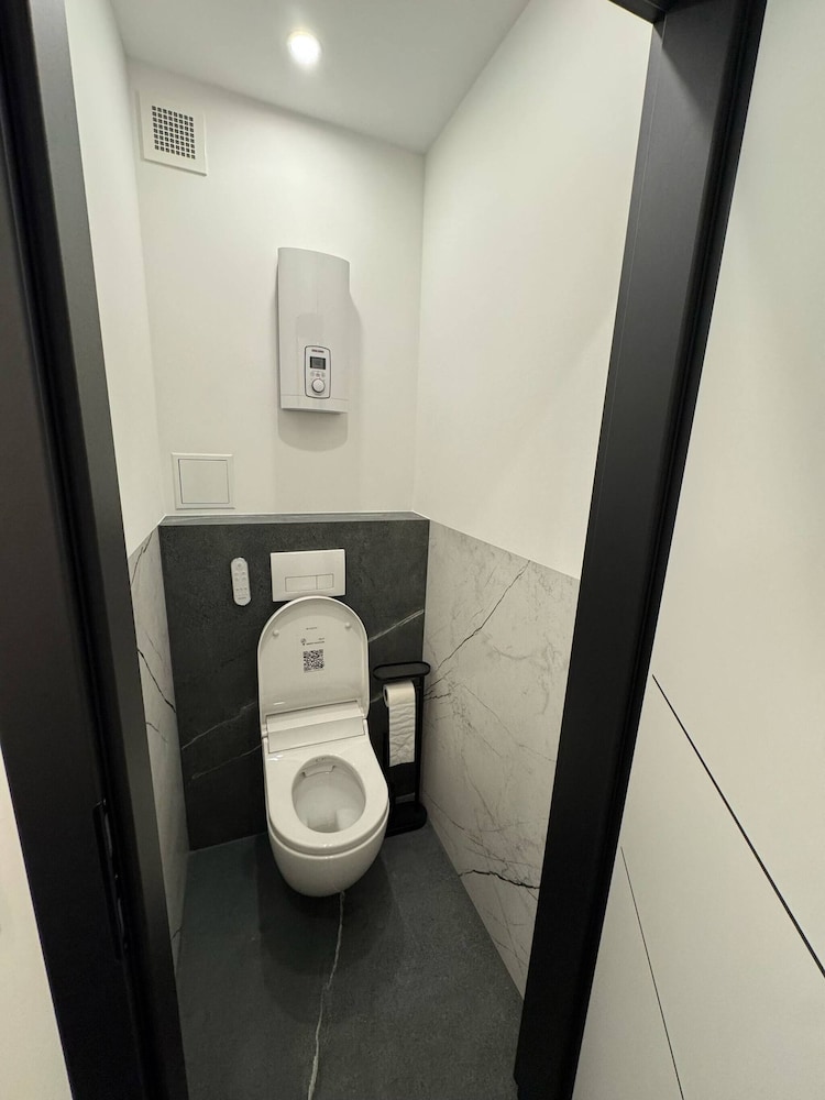 Stylish Apt Near Belvedere 15 Min to Center