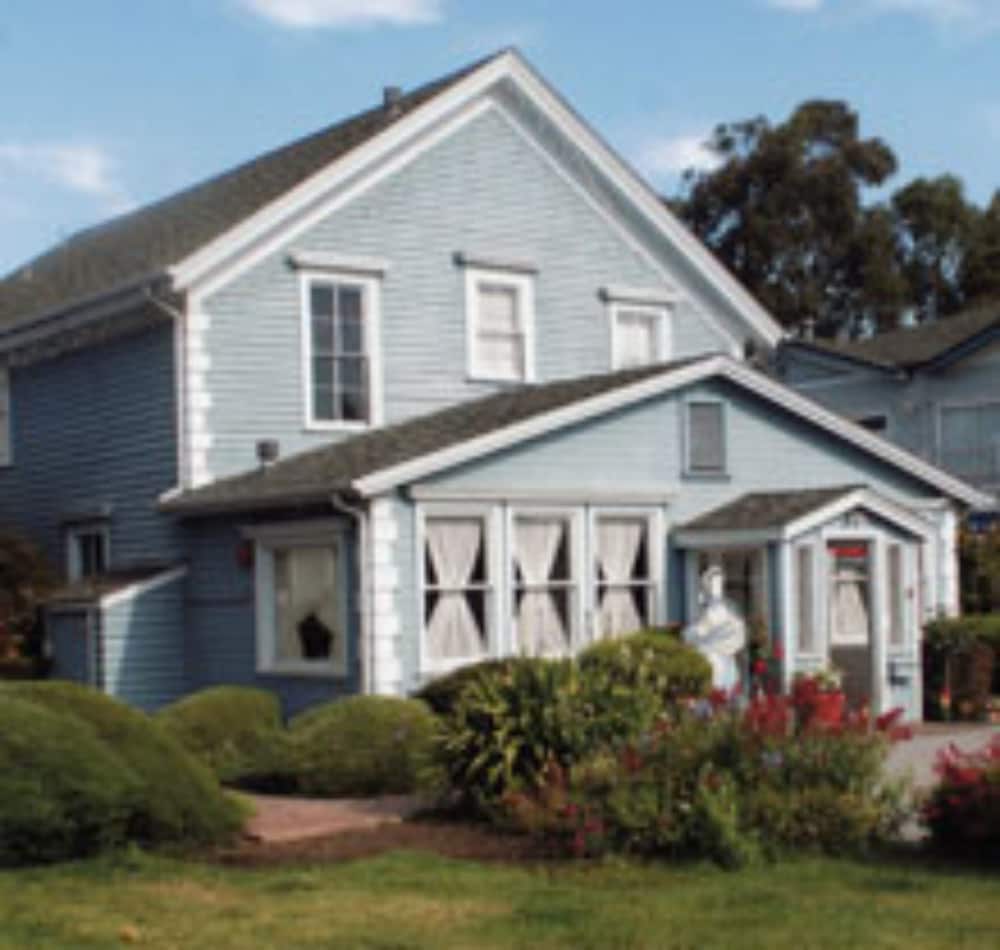 Half Moon Bay Vacations - Zaballa House - Property Image 9