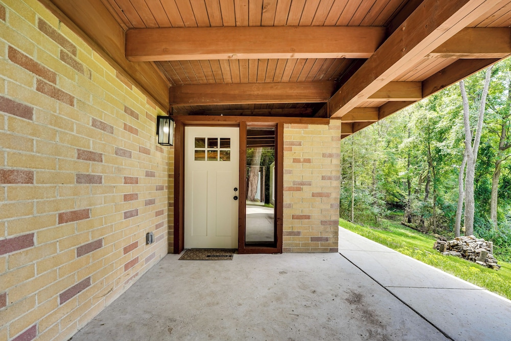 Fire Pits & Grill: Lakefront Jackson Home