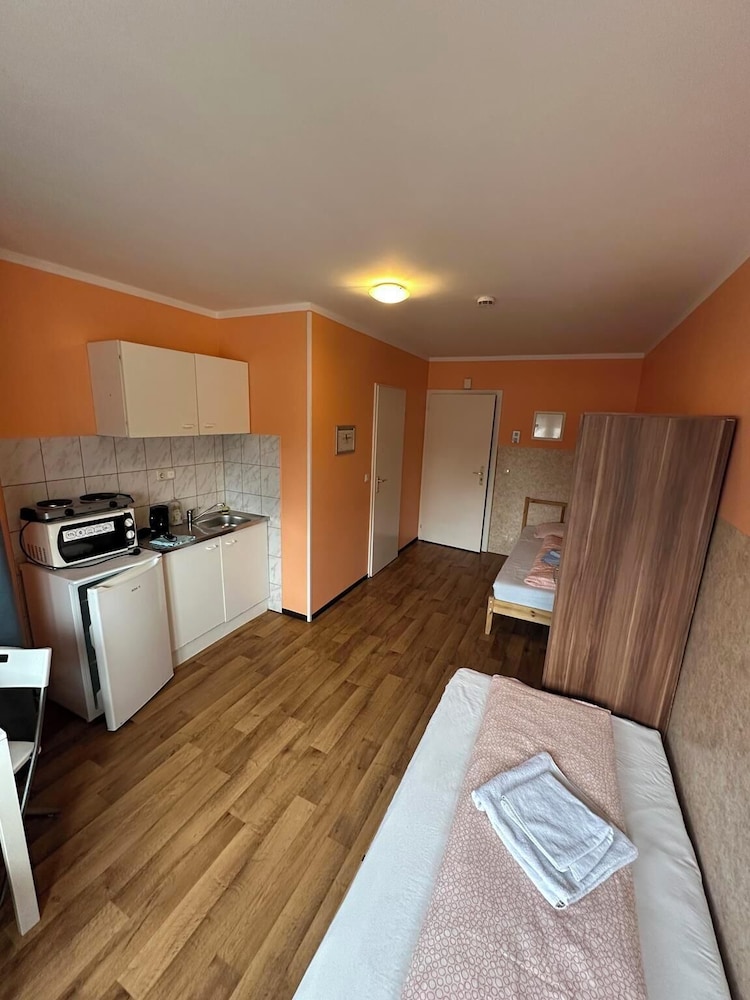 2-Rent Group Hostel Apartments HAN53
