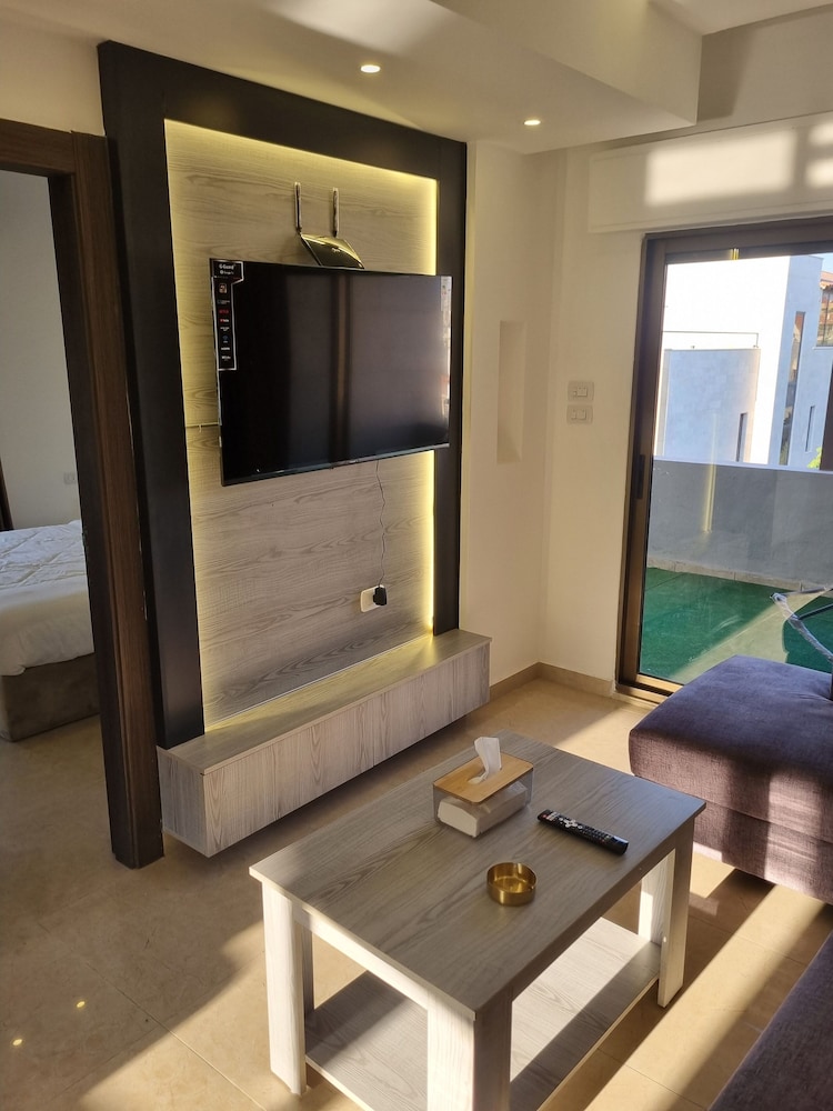Luxurious Amman Apartment With Private Pool and Modern Amenities