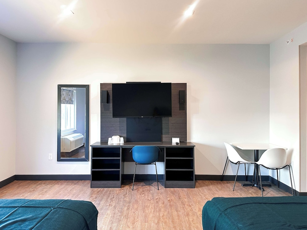 Studio 6 Richmond Airport