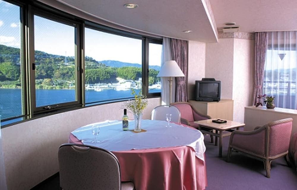 Hamanako Wan Wan Paradise Hotel