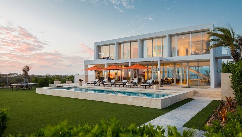 Villa Champagne Shores - Image 1