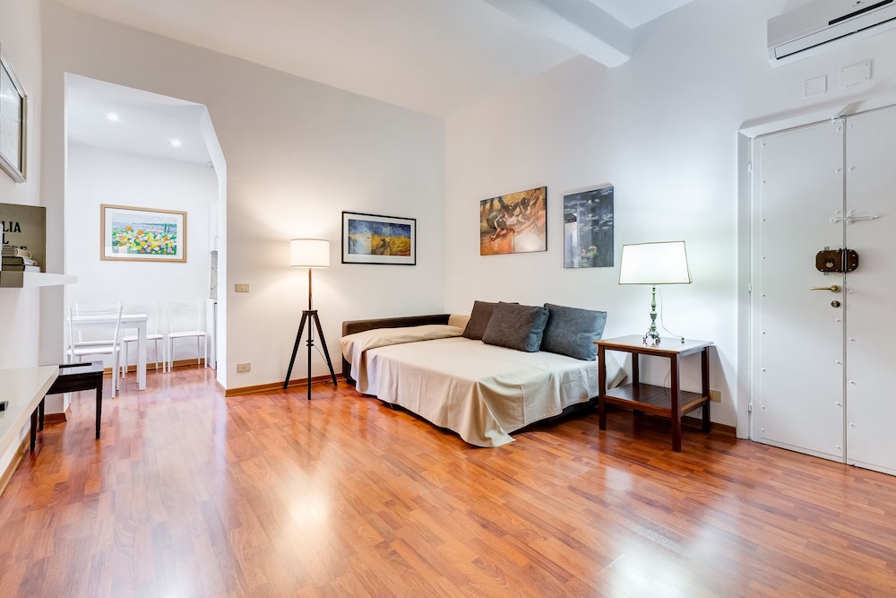 Borgo Vittorio near Saint Peter's square