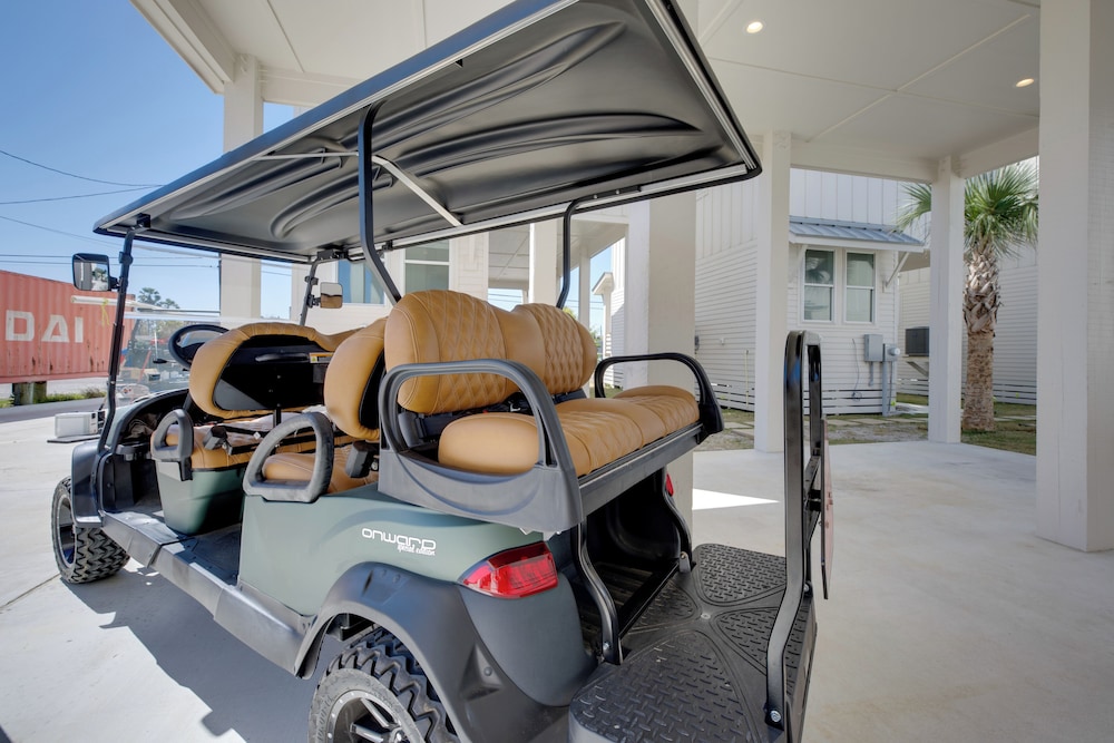 1 Mi to Beach: Home w/ Pool Access in Port Aransas