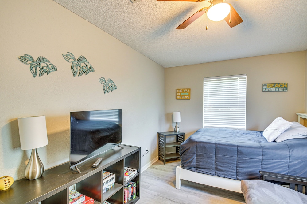 Bayfront Haven: Group Getaway in Milton!