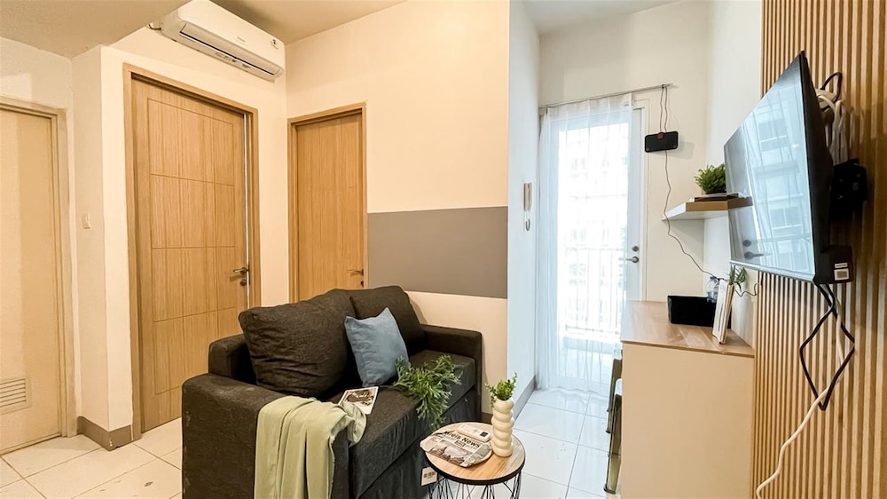 Minimalistic 2Br Near Tokyo Hub Apartment At Tokyo Riverside Pik 2