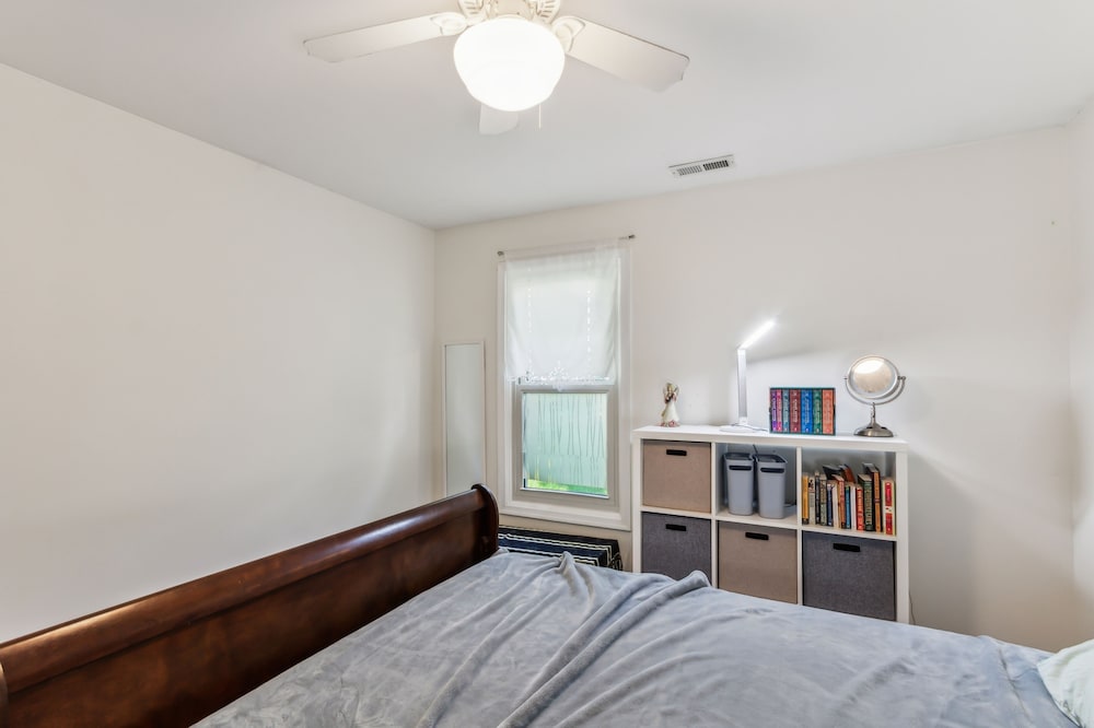 Charming Family Retreat With Scenic Views 3 Bedroom Home