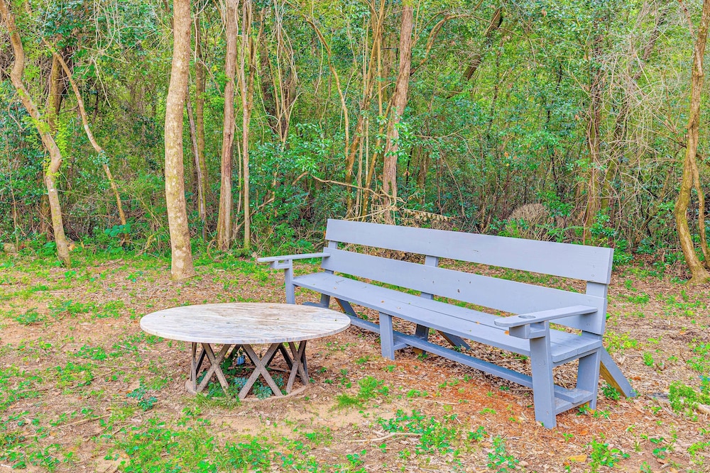 2 Mi to Bay + Beaches: Home w/ Gazebo in Daphne