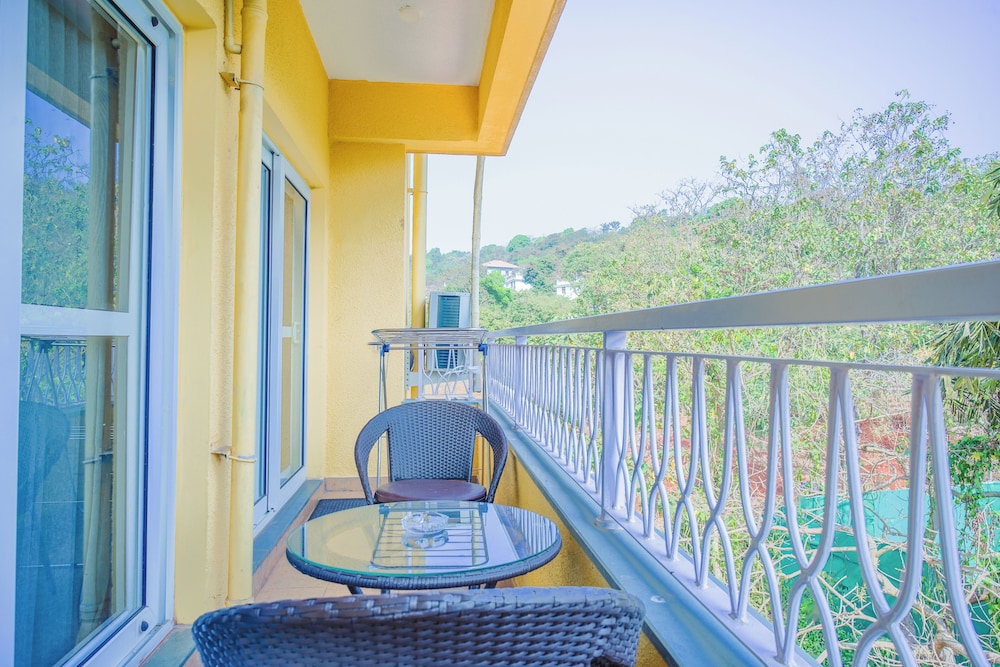Alaya Stays Veera Marina 3 BHK Apartment