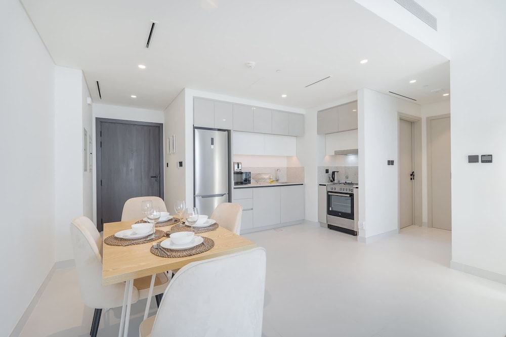 1 Bedroom in Marina Vista With Gorgeous Palm Views