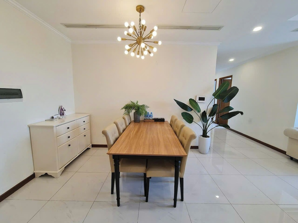 Nice Luxury Apartments Vinhome Central