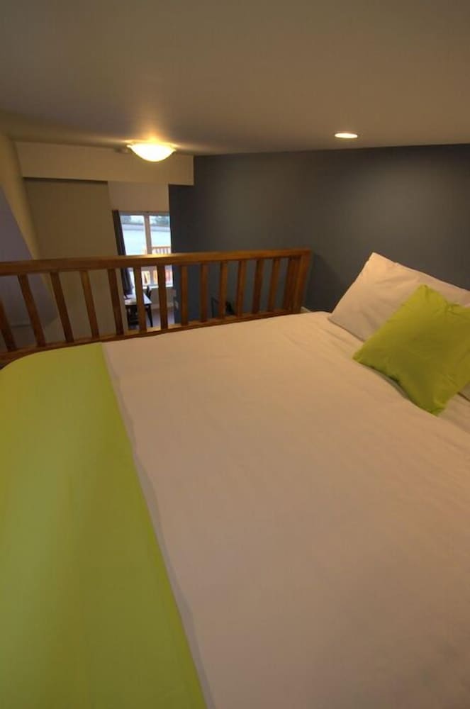 First Avenue Executive Suites