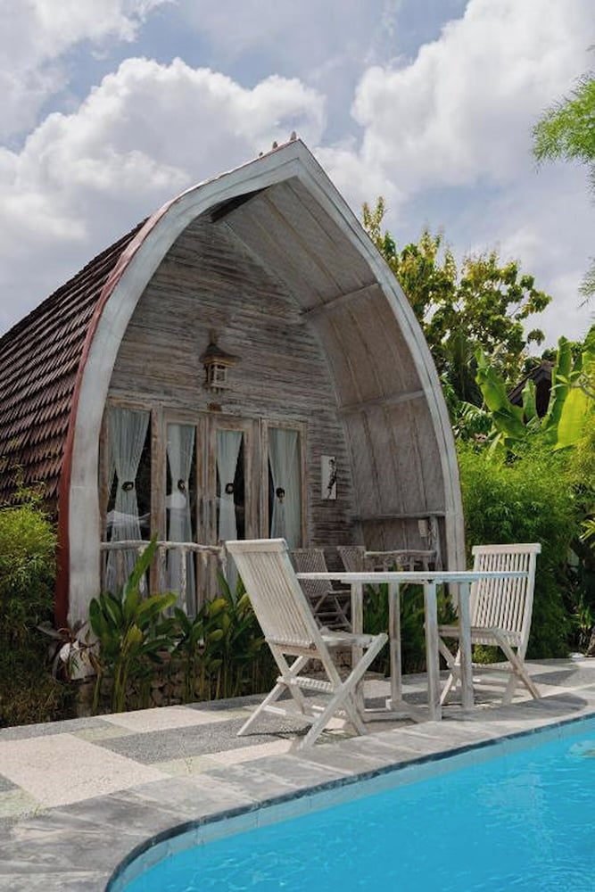 The Suwi Huts