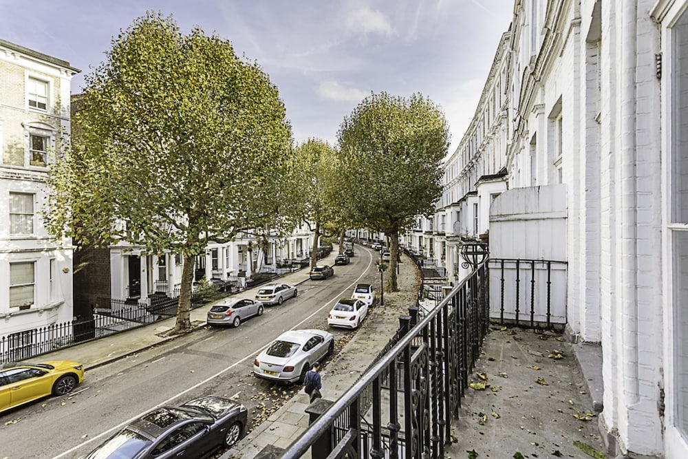 Elegant 3 bed Apartment in Earls Court