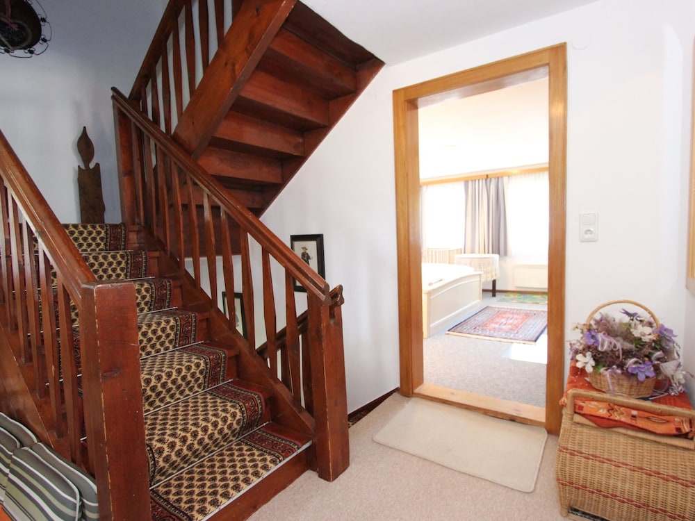 Cozy Chalet in Bramberg am Wildkogel with Sauna near Ski Lift