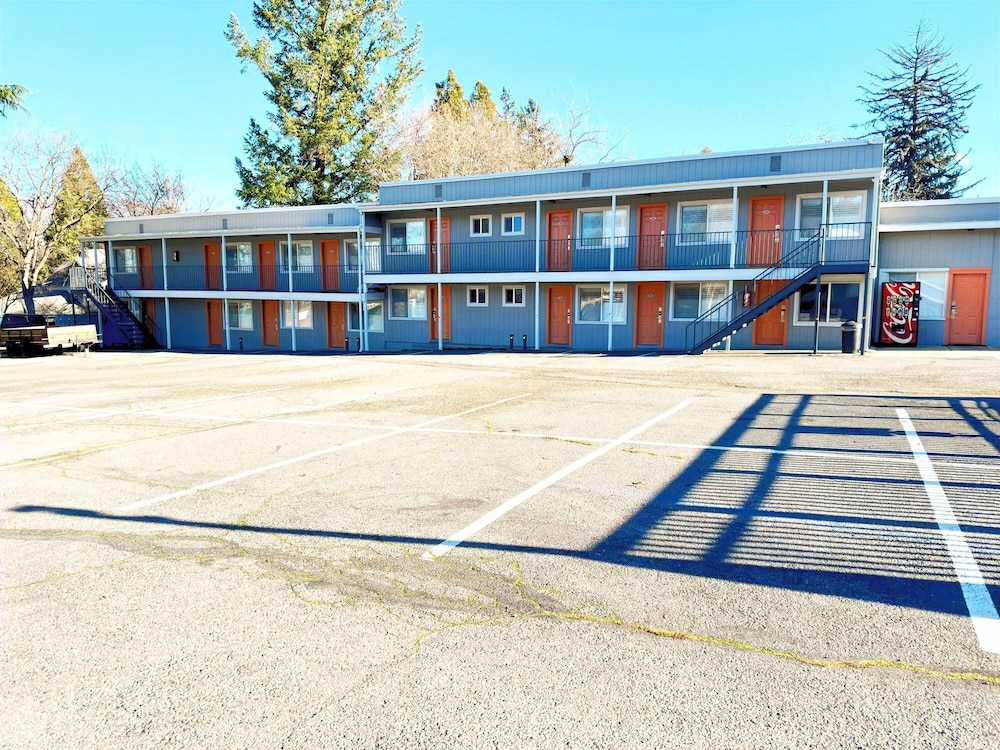 Ashland Vacations - Ashland Motel - Oregon - Property Image 6