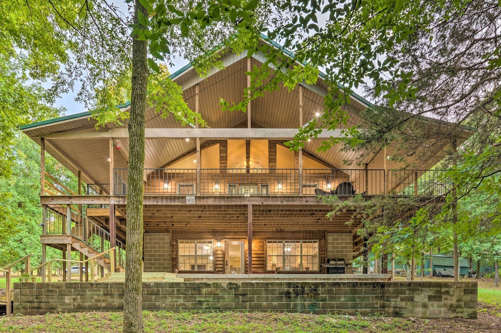 Russellville Vacations - Lakefront Hideaway in Scranton: Spacious Deck - Property Image 1