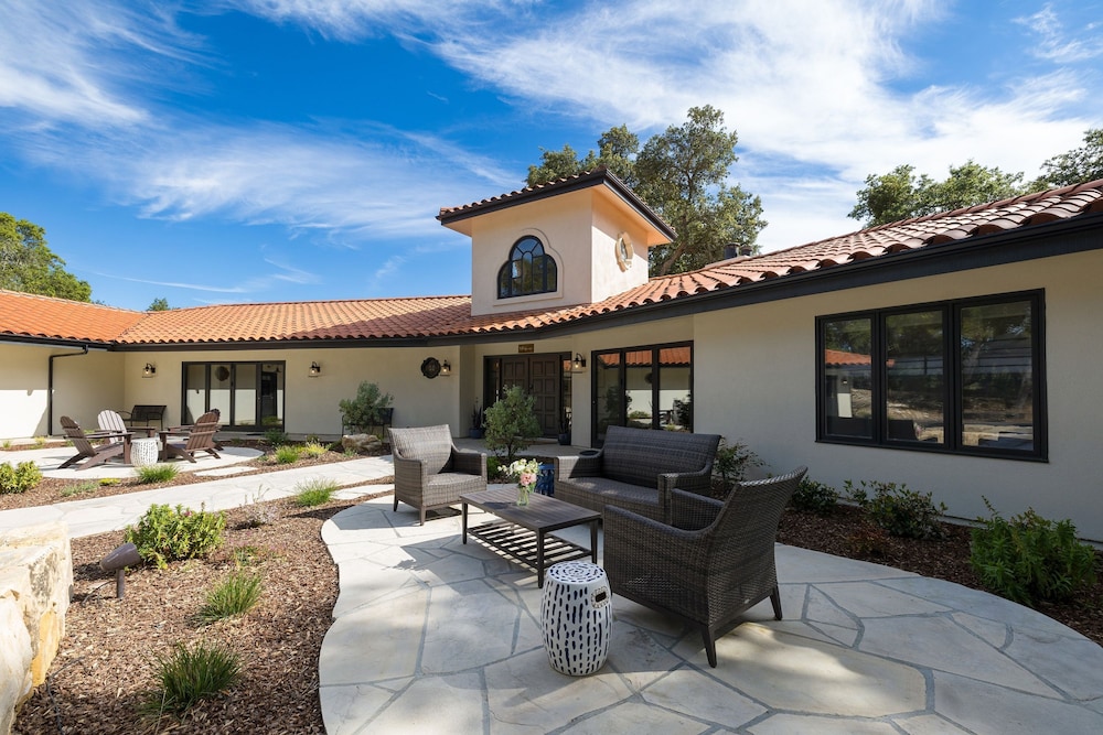 Rancho Robles by Avantstay Vineyard Villa w Views Pool Privacy