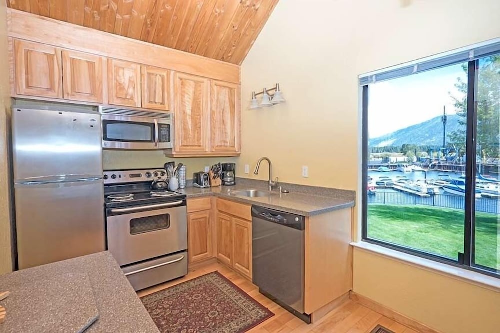 489 Ala Wai Blvd, 68 1 Bedroom Condo by RedAwning