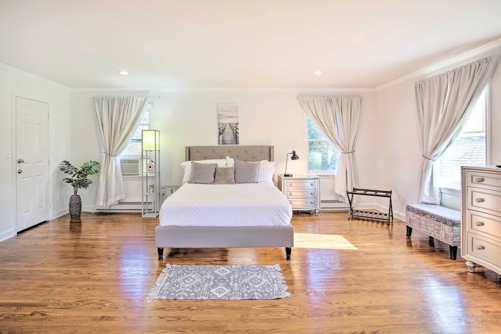 Easton Vacations - Elegant Connecticut Home: Fireplaces, Pet Friendly - Property Image 29