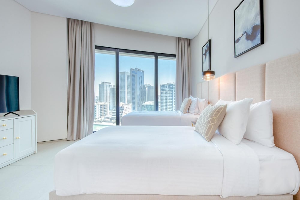 Luxury Sea View 3BR Maid Apt at the Address JBR