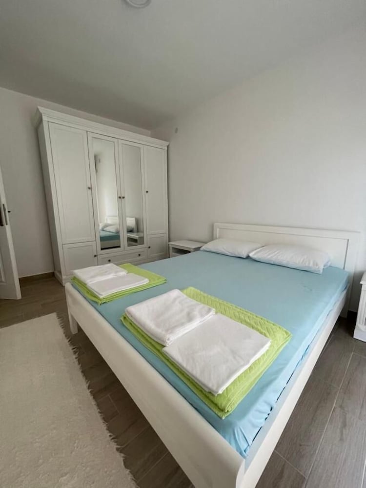 Luna Apartments