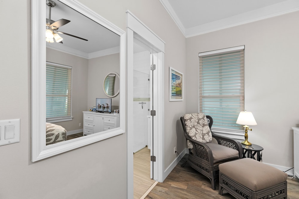 Sea Breeze Cottage - Private Home At The Shores 3 Bedroom Home