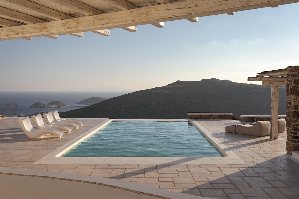 Mykonian Icon Villa