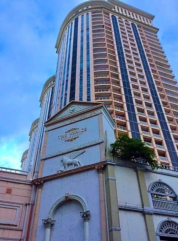 Live Luxury Living at BGC Venice