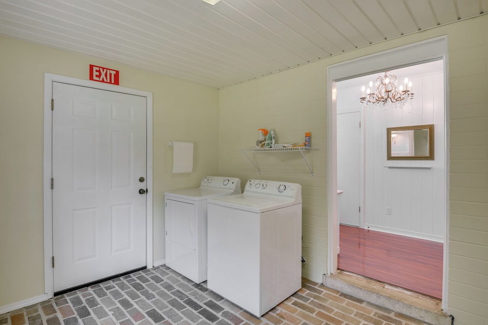 Private 3-acre Retreat w/ Game Room in Bunnell!
