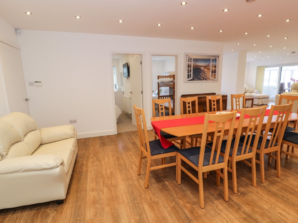 Top Of The Lane Luxury Holiday Apartment
