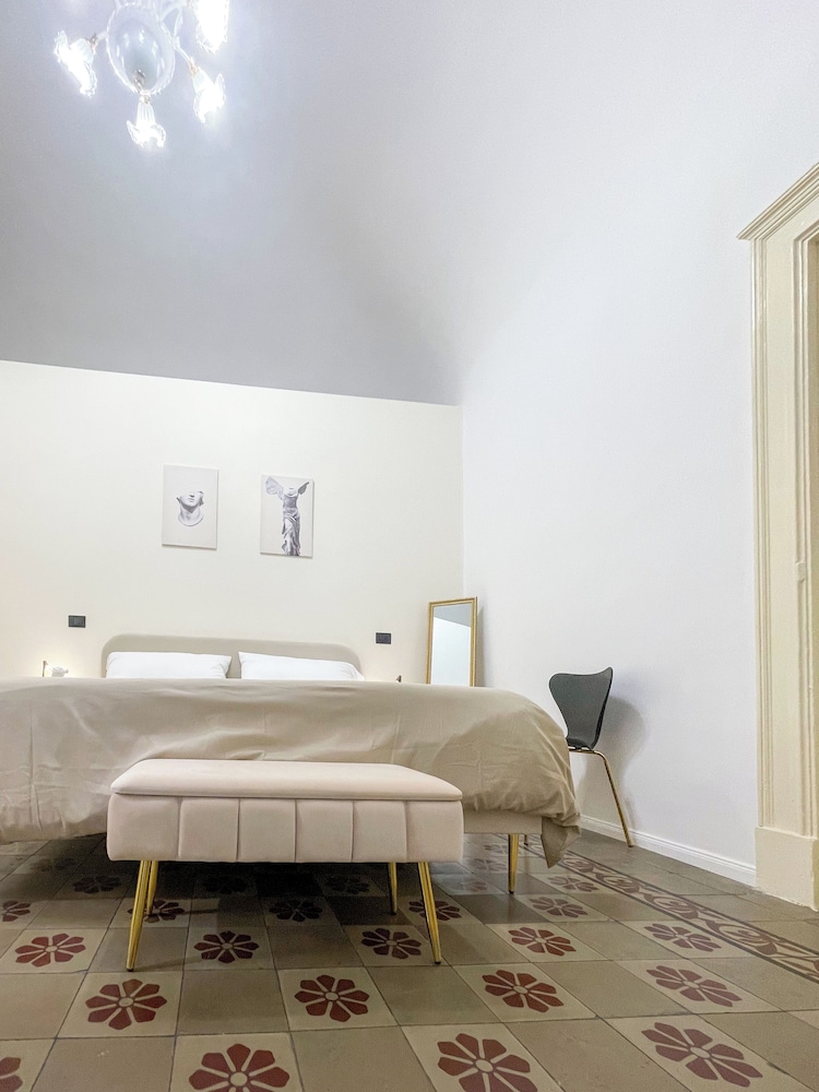 Flame B&B - Elegant Rooms