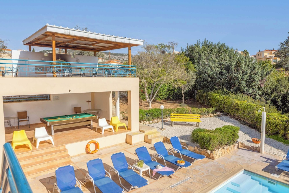 Apollon Zeus Villa