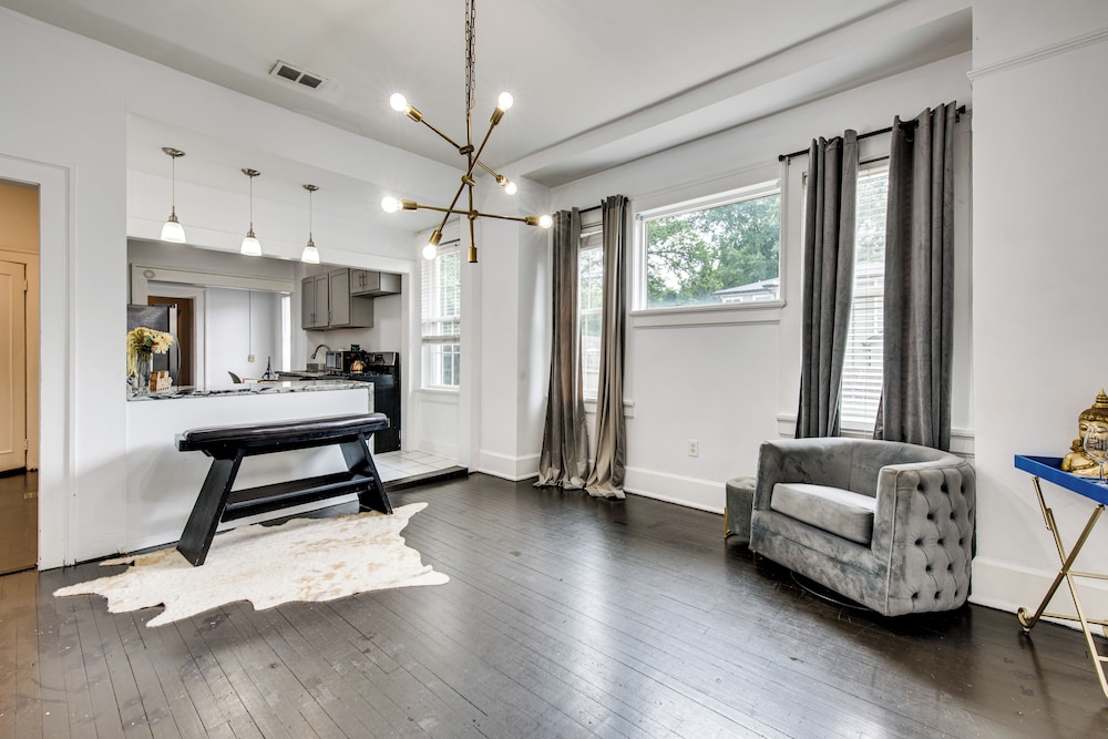 Renovated ATL Home 2 Mi to Mercedes-benz Stadium!