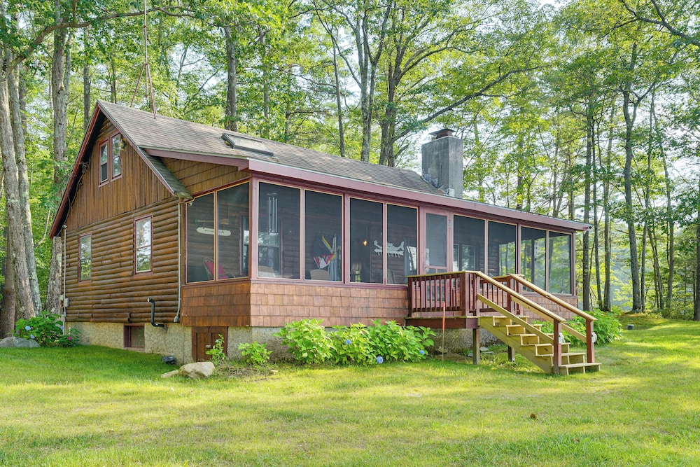 Lakeside Log Cabin w/ Porch in Monadnock Region