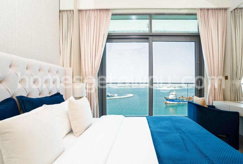 HomesGetaway-2BR in Beach Vista Tower 1