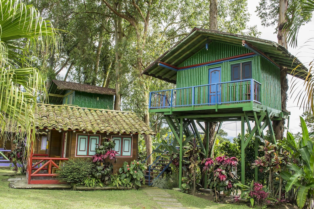 Hotel On Vacation Karlaká - Image 1