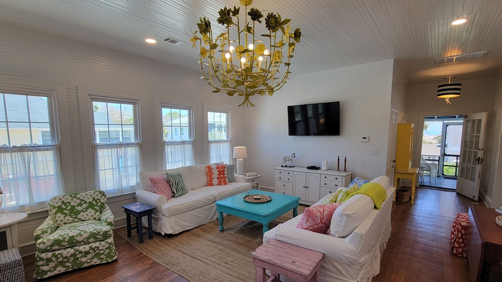 Twelve Palms Cottage by Tybee Vacation Rentals