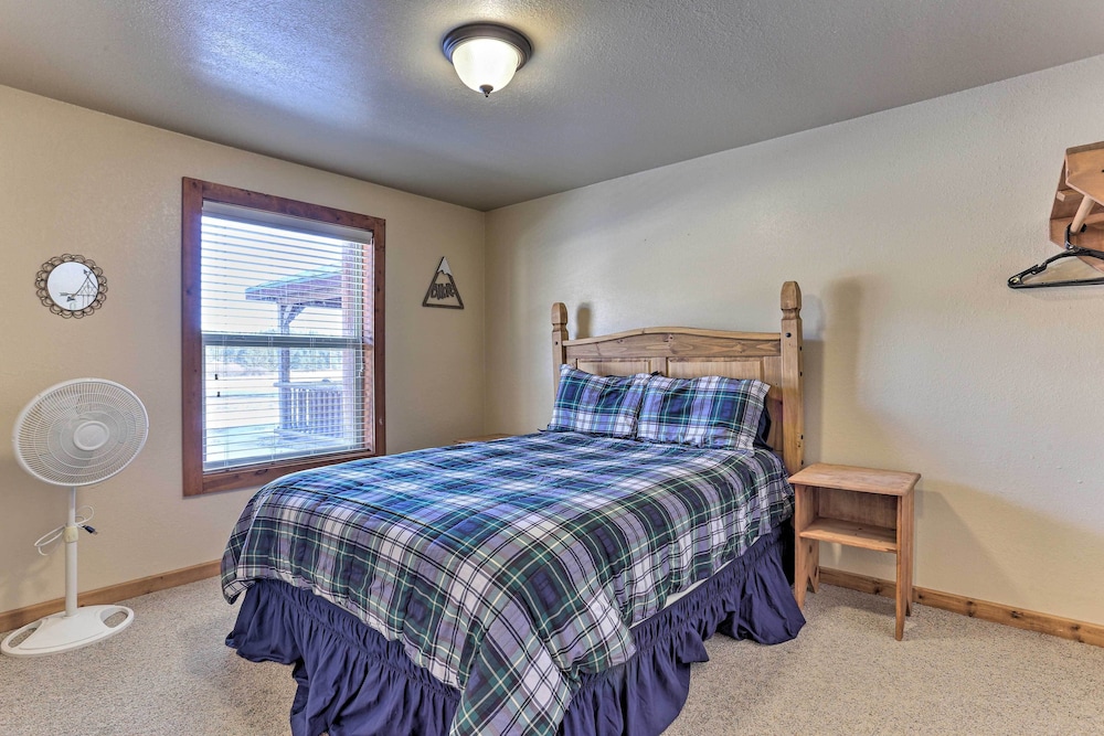 Cabin w/ On-site Trails - 15 Miles to Mt Rushmore! view 4