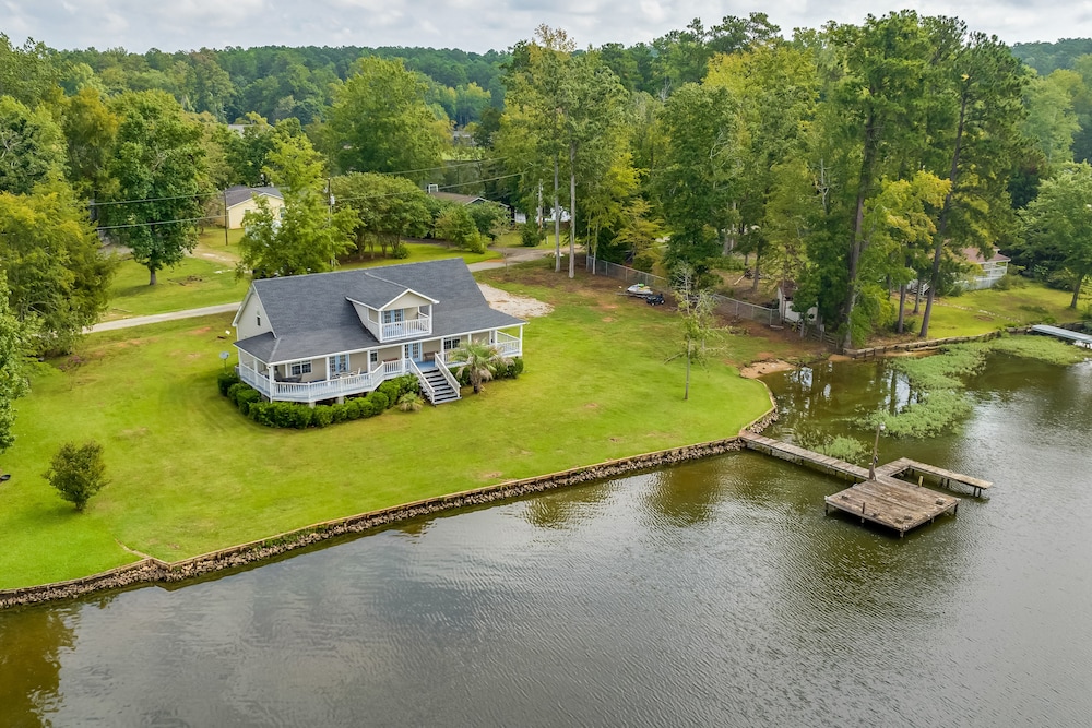 Milledgeville Vacations - Waterfront Sparta Retreat w/ Dock, Deck  Grill - Property Image 1