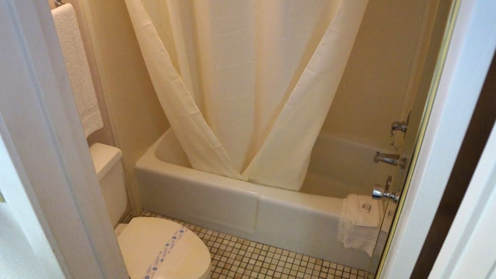 Travelers Inn